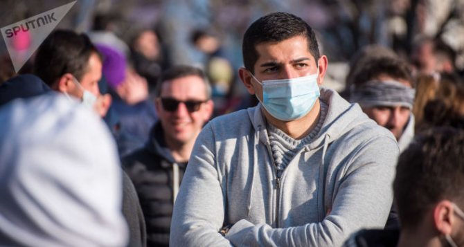 Акция протеста против ковид-ограничений 30 января 2021 года. Протестующие в масках