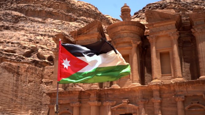 Нужно ли оформлять визу в Иорданию